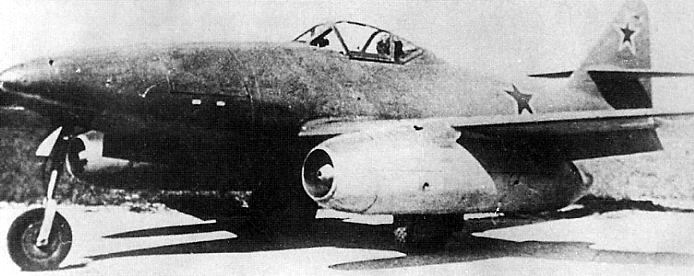Me 262 mit Hammer und Sichel